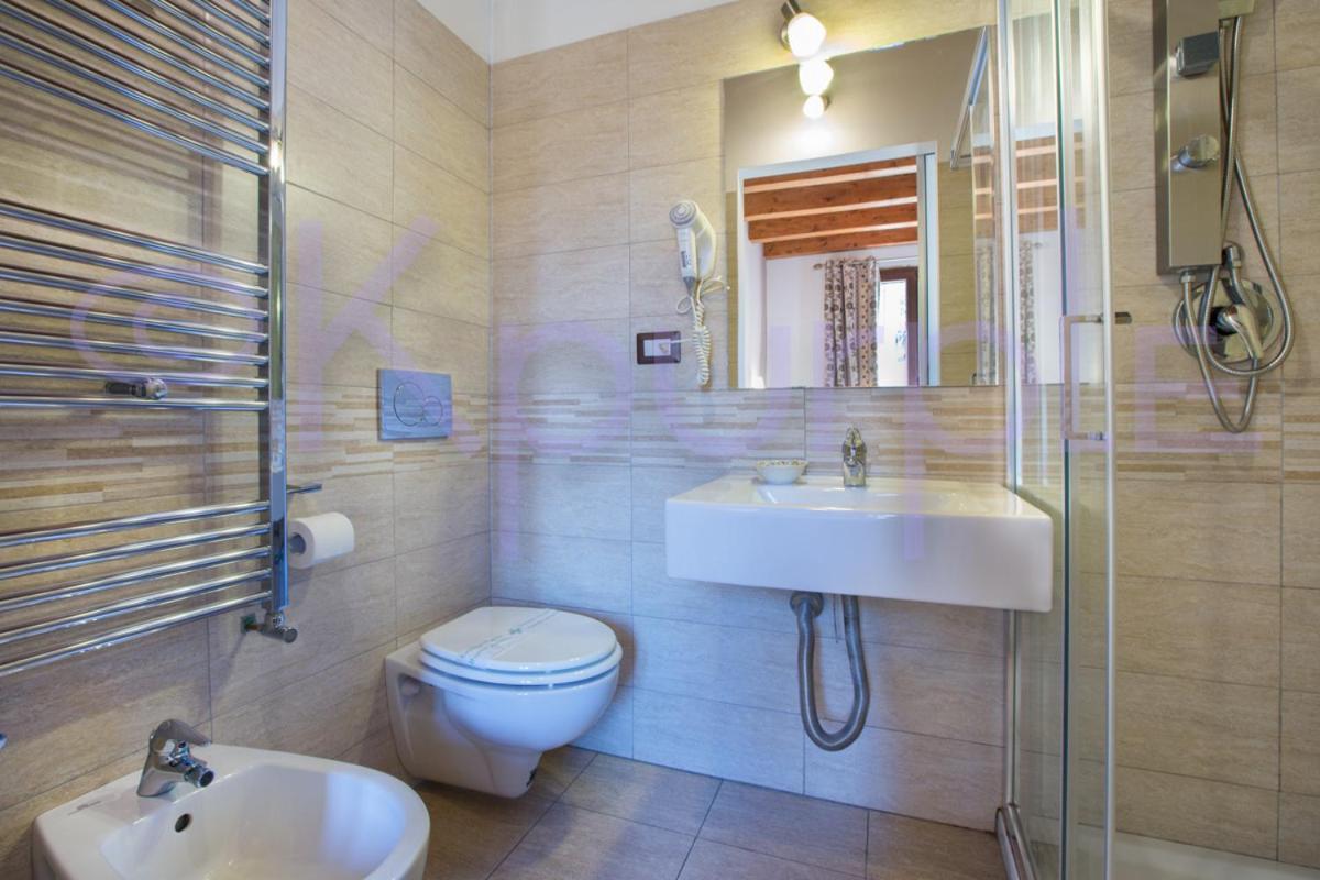 Le Api Hotel Cagliari Luaran gambar