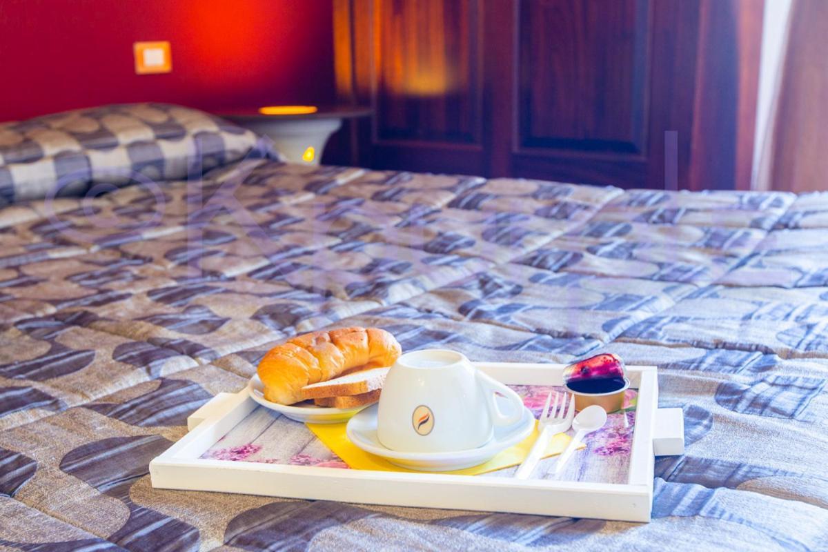 Le Api Hotel Cagliari Luaran gambar